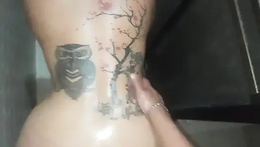 Хардкорный секс в ванной моего мексиканского бывшего арендодателя