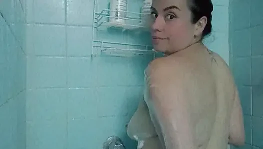 Lagi mandi