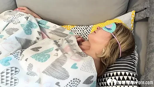 Naughty MILF Next Door Invites Me Over and Worships My Cock With a Wet S...