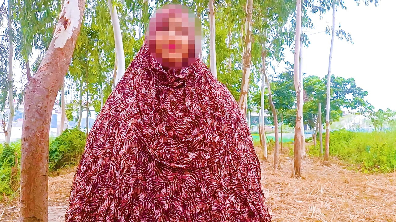Desi village outdoor girls came home and sucked dick