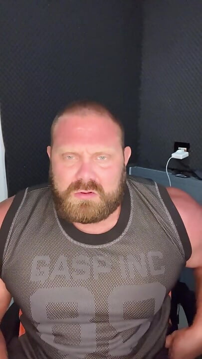 Muscle Ddy Catches You Perving