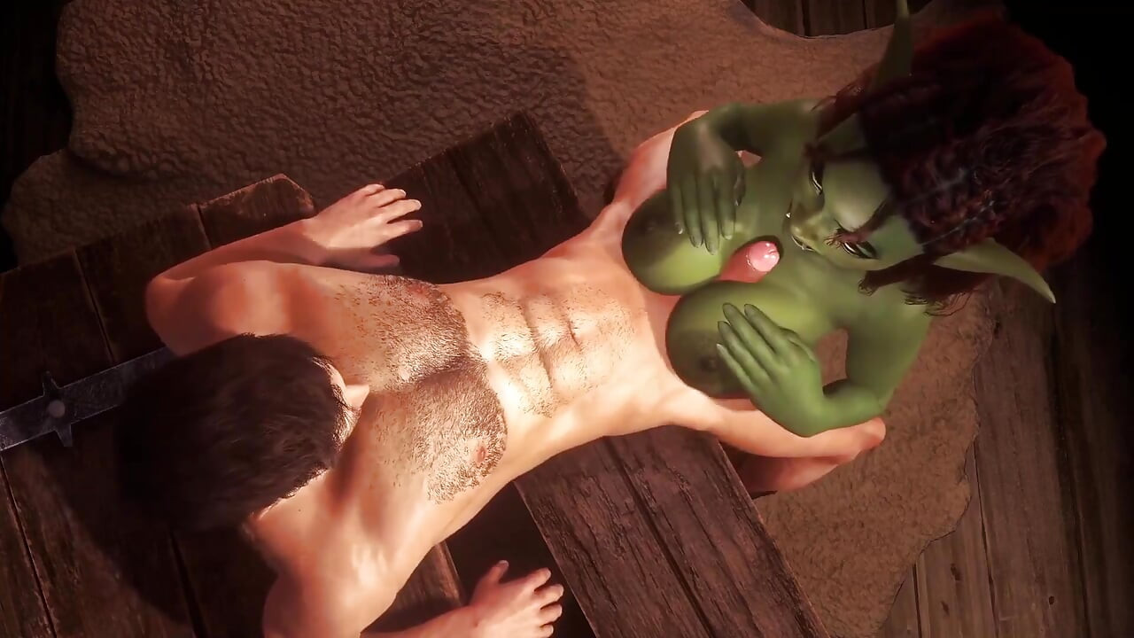 Chica duende en las tetas