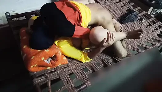 Tatlı kız köyde sert sıkı amcık açık havada mms desi kız amcık açık havada seks xxx