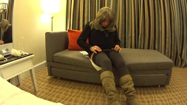 Lara having some solo fun in the KL hotel :)