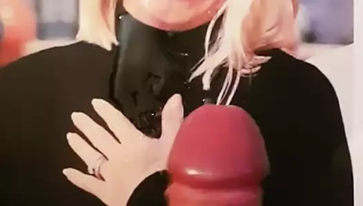 Holly Willoughby boşalıyor 42
