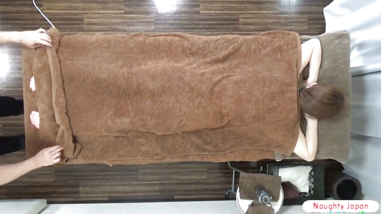 Bela visita final da madrasta solteira antes de se mudar - uma última massagem lenta e íntima 1ª