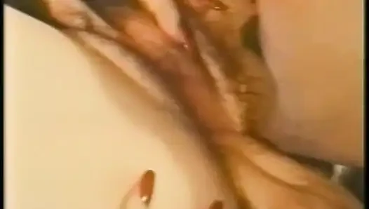 Jacqueline Larians genießen harten schwanz und verführung auf der couch und tiefe kehle