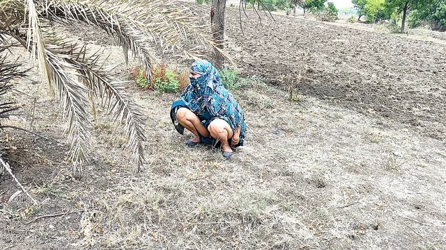 Komal, you are weeping on the side of the road like this, people&#039;s land stands up, doesn&#039;t it?