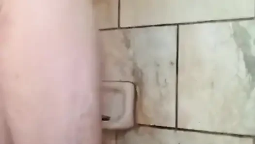 9 inçlik dildomla küçük bir duş eğlencesi