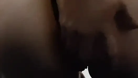 Oyuncağımla oynuyorum