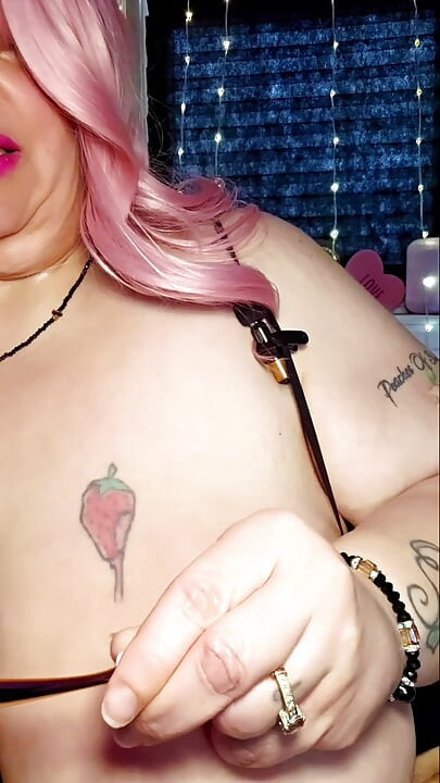 Boob Show: First time with Nipples Clamps and Vibrators