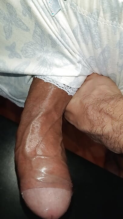VELIKI KURAC I VENOZA, INTENZIVNO DRKANJE U PIDŽAMI, POSLUŠNI POV