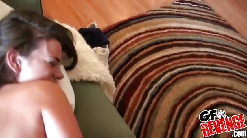 GF Leaks - freche tristan Berrimore zerstört brian, indem sie ihre kontrolle zerquetscht, während sie sich quickie-Anfragen im badezimmer nach gibt