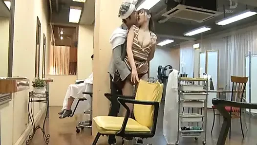 Salon Kecantikan Godaan. Kenikmatan diam-diam di belakang setiap layanan - 4