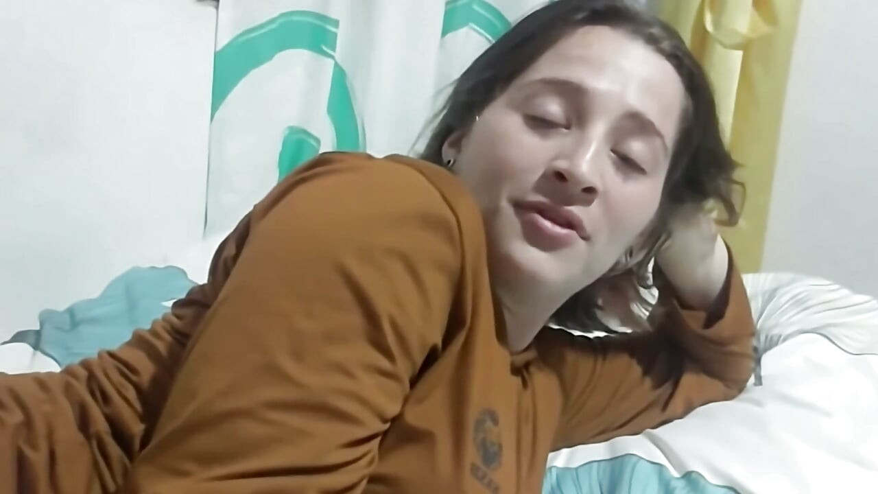 ÜVEY KARDEŞİM BENİ SAKLANIRKEN BULUYOR BÖLÜM 2