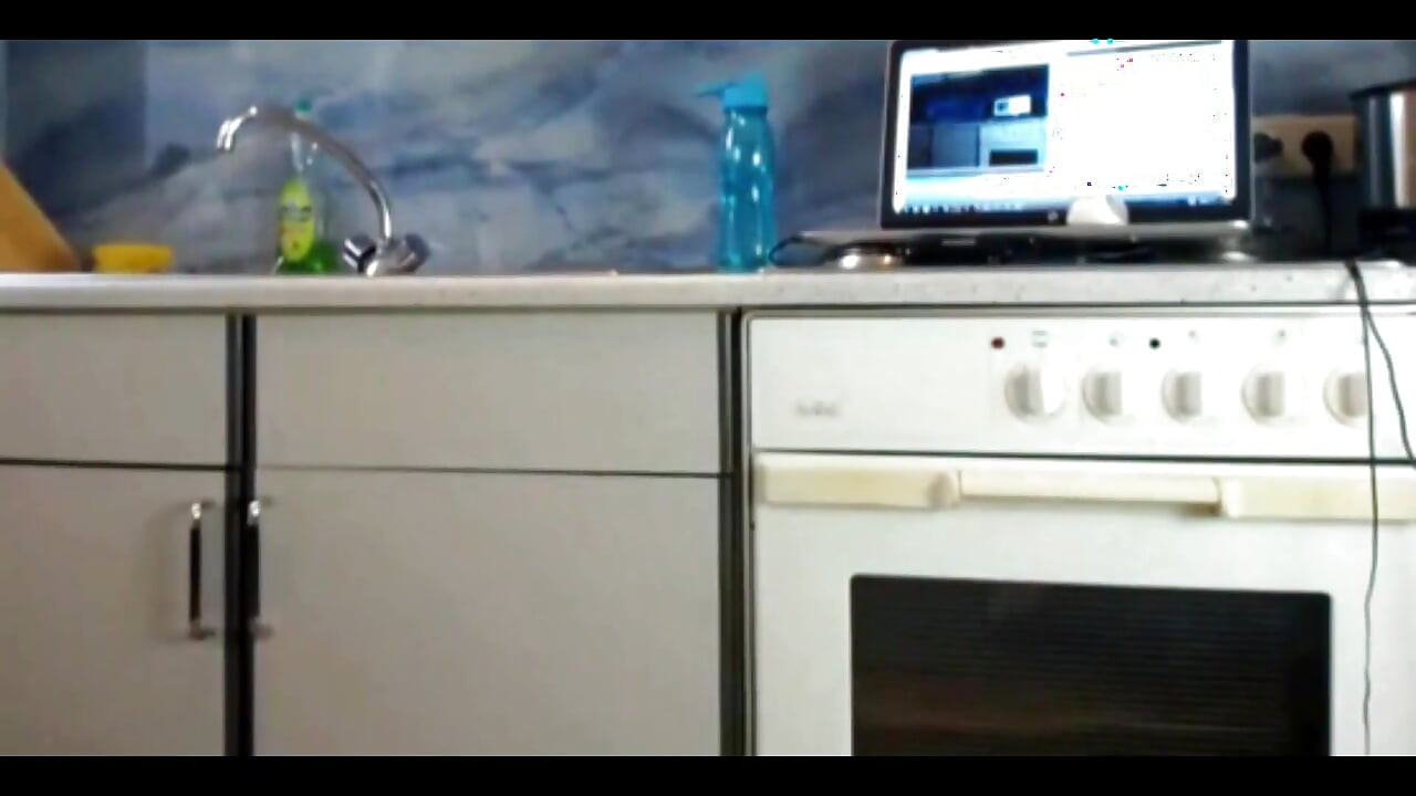 Seductive Sensations: Watch Sexydea's Naked Twerking Masterpiece!