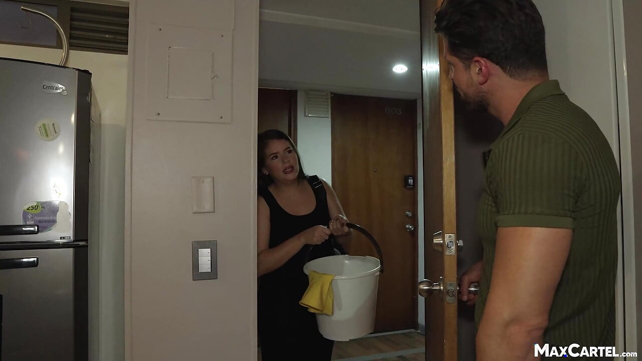 Fat ass amateur maid came to clean my place