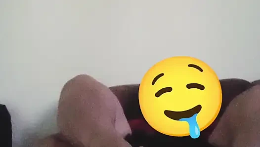 Komşum amımı çok ıslak yalıyor