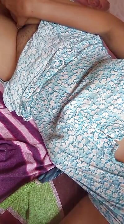 Nữ diễn viên Sri lanka anne trong phòng tắm chơi với âm hộ và bộ ngực to tự nhiên của cô ấy vào ban đêm