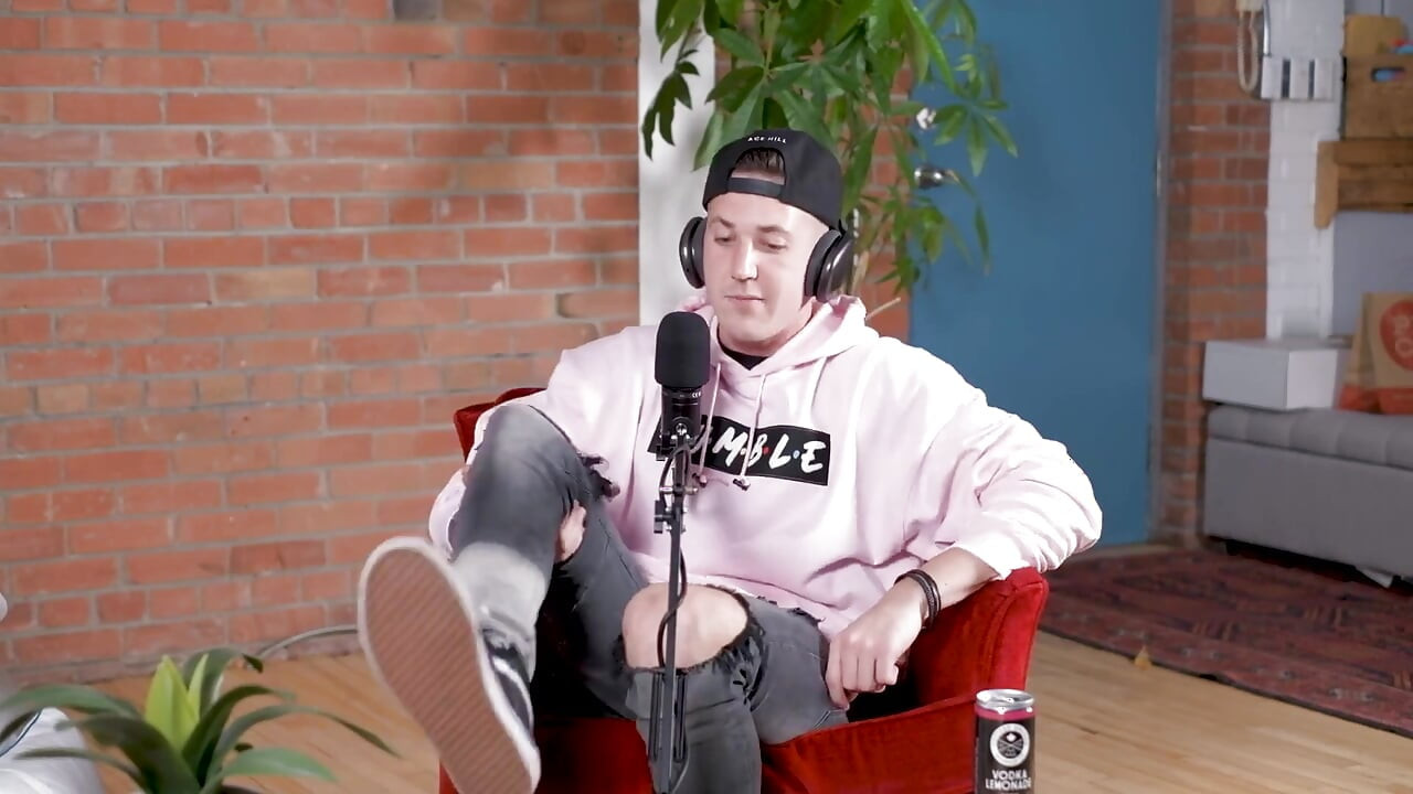 Ara Queen Bae는 가장 핫한 배디야!