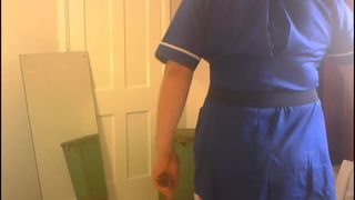 Dee vestida de enfermera pt1