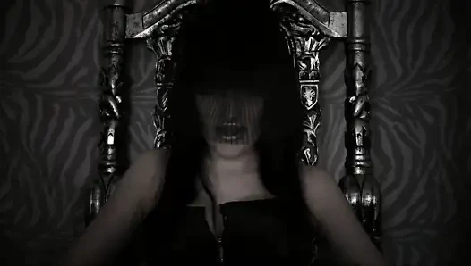 Fascinatrix ...