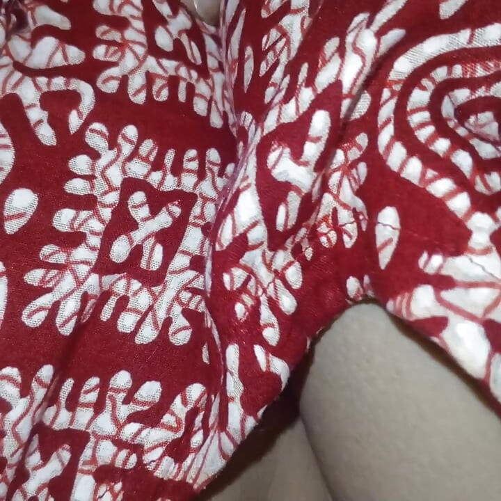 Bini desi India berkongkek tegar di rumah dengan suami dalam saree - Shahin354