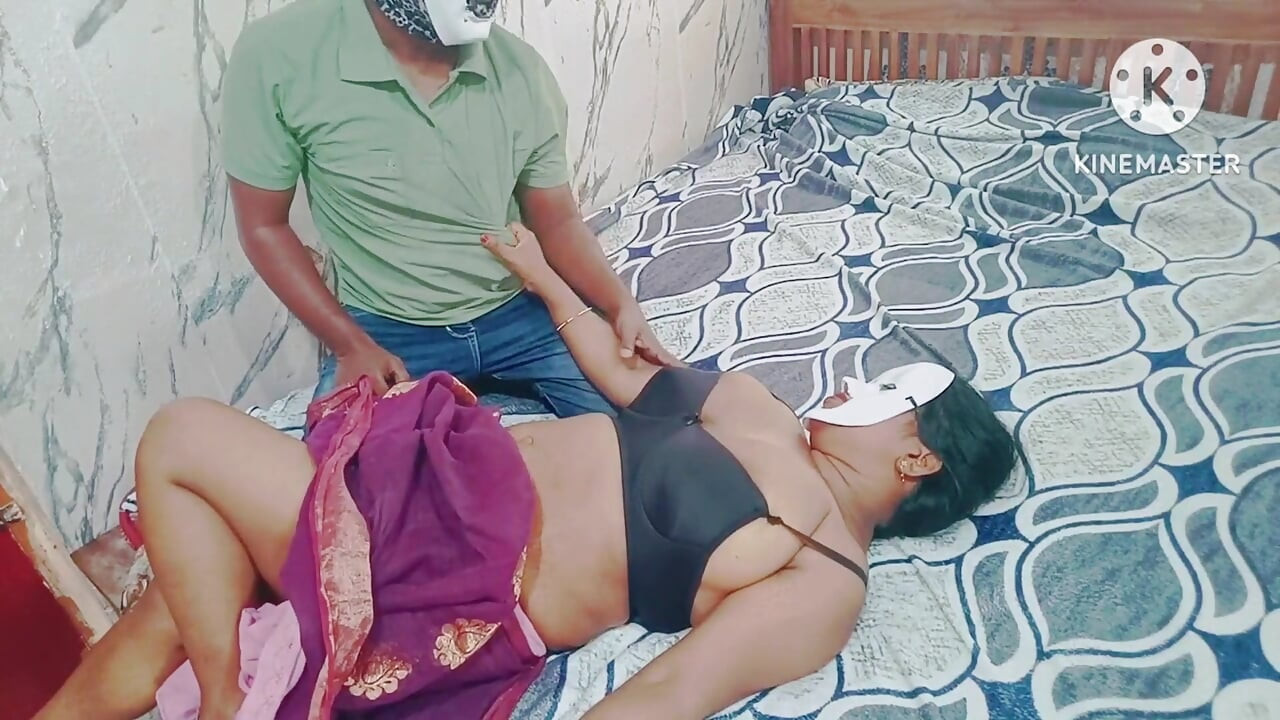 Beni sikebilir ve hamile bırakabilirsiniz - Tamil azgın üvey kız kardeş yüksek sesle inleyerek sikiliyor