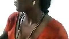 Tamil aunty showing boobs