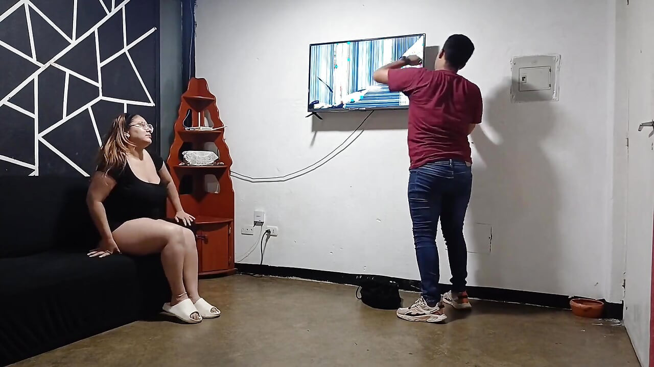 Sapphire Seduces the Cable Repair Man