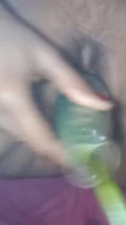 印度农村丈夫不在家的妻子享受ninua与避孕套德西完整的妻子享受大假阳具热妻子的性爱视频我的 | 短片 2
