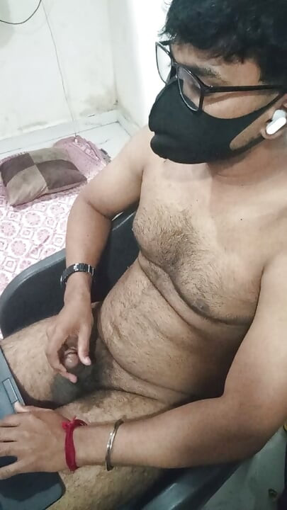 indian masked boy jerking and cuming his black dick.mp4