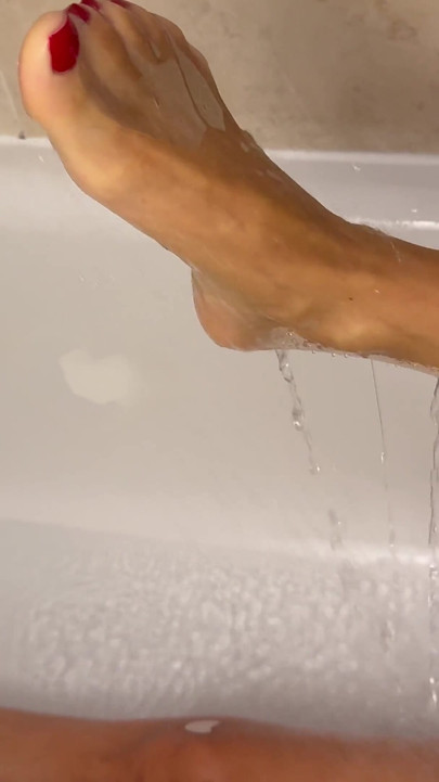 Watch Me Washing My Pantyhose in the Shower