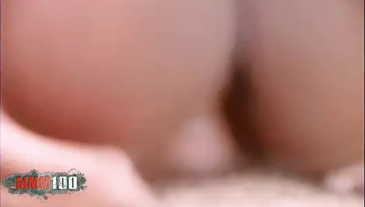 Французская чернокожая крошка Shania Beach делает минет и хардкорный трах с камшотом на лицо