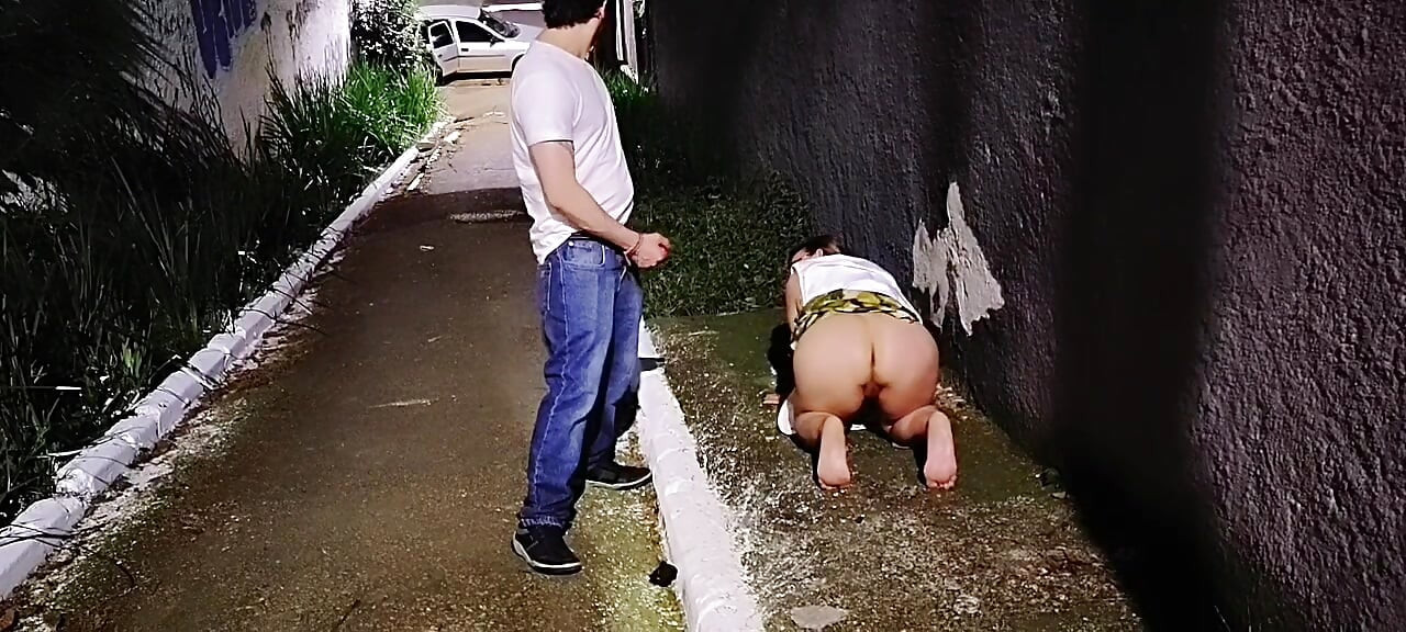 Abuela de 89 años teniendo sexo en el auto con su nieto travieso