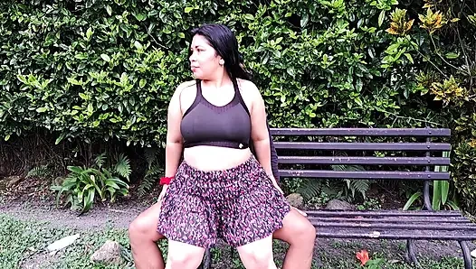 Я снимаю на видео, как моя жена скачет на хуе другого мужчины