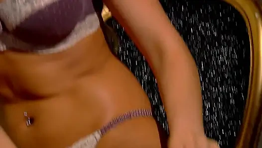 Das Blonde Schätzchen Aleska Diamond Am Pool Von Christof Clark Geritten