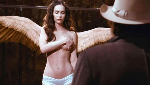 Megan Fox desnuda escena de passion play en scandalplanet.com