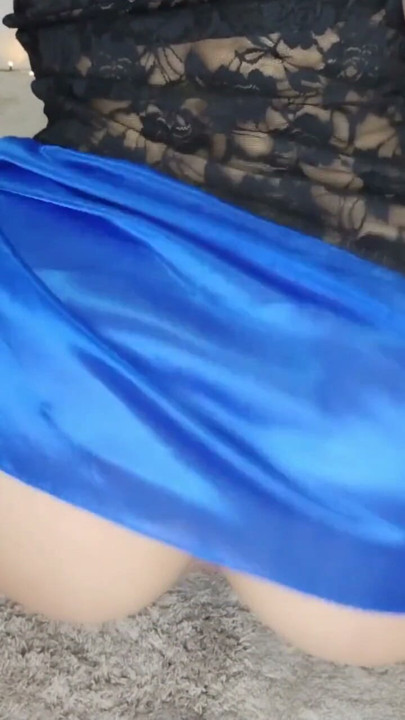 Mini skirt twerk | Clip 1