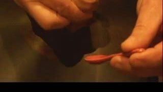 Löffel Cuillere in Schwanzbiss essen avaler Sperma Sperma