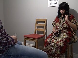 浮気インド人妻が病院の待合室でセックス