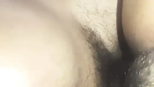 Seks istri India, tante pertama kali masukin ke lubang yang salah