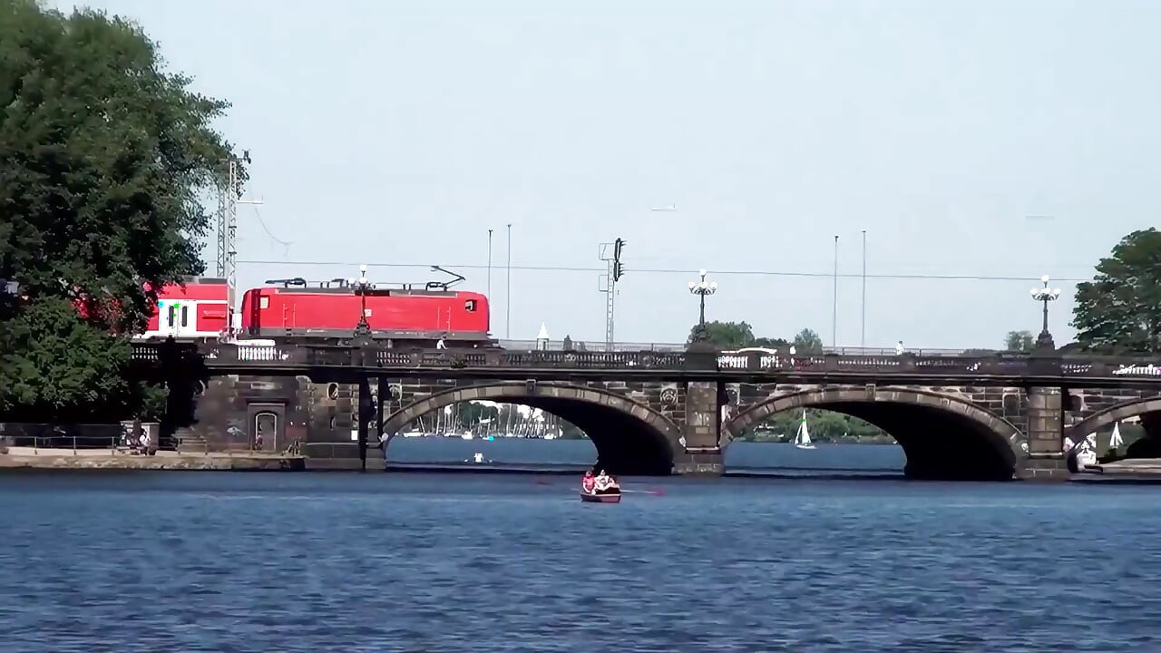 การผจญภัยสุดเผ็ดของ Bigi Bardot ในฮัมบูร์กขณะเย็ด