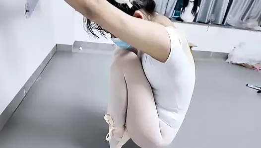 Hs18-a Girl in Dance Costume Was Tickled.