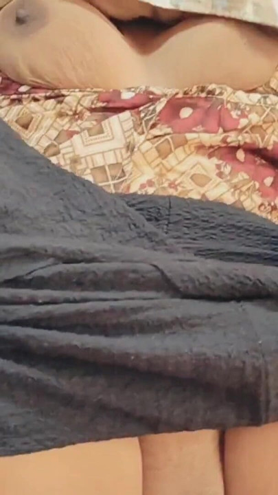 Dirty Indian couple ignites fiery blowjob clash | Clip 1