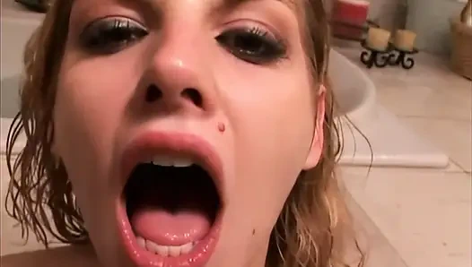 Brianna Love: Köpük, oral seks ve orgazm