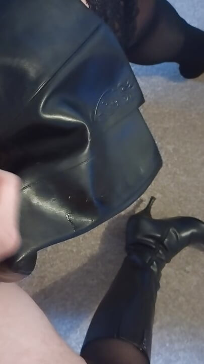 Masturbate in stockings and sexy knee high leather boots