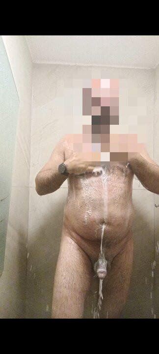 Papa, moments amusants sous la douche