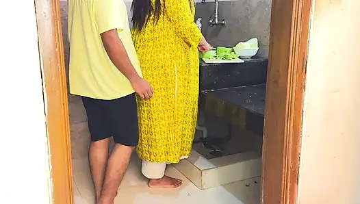 Suddenly I Fucked My Stepmother in Law While She Was Cutting Curry in the Kitchen - Desi Rough Sex