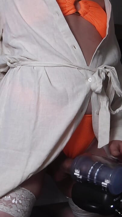 Weis Orange's outfit and the jackhammer